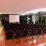 Technik_Lautsprecher_Scheinwerfer_Nebel_Mikrofon_Beamer_Leinwand_Traverse_Buehne_mieten_leihen_flash_light_veranstaltungstechnik