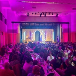 Technik_Lautsprecher_Scheinwerfer_Nebel_Mikrofon_Beamer_Leinwand_Traverse_Buehne_mieten_leihen_flash_light_veranstaltungstechnik