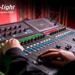 Technik_Lautsprecher_Scheinwerfer_Nebel_Mikrofon_Beamer_Leinwand_Traverse_Buehne_mieten_leihen_flash_light_veranstaltungstechnik