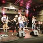 Technik_Lautsprecher_Scheinwerfer_Nebel_Mikrofon_Beamer_Leinwand_Traverse_Buehne_mieten_leihen_flash_light_veranstaltungstechnik