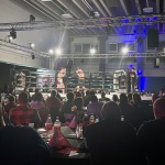 Technik_Lautsprecher_Scheinwerfer_Nebel_Mikrofon_Beamer_Leinwand_Traverse_Buehne_mieten_leihen_flash_light_veranstaltungstechnik